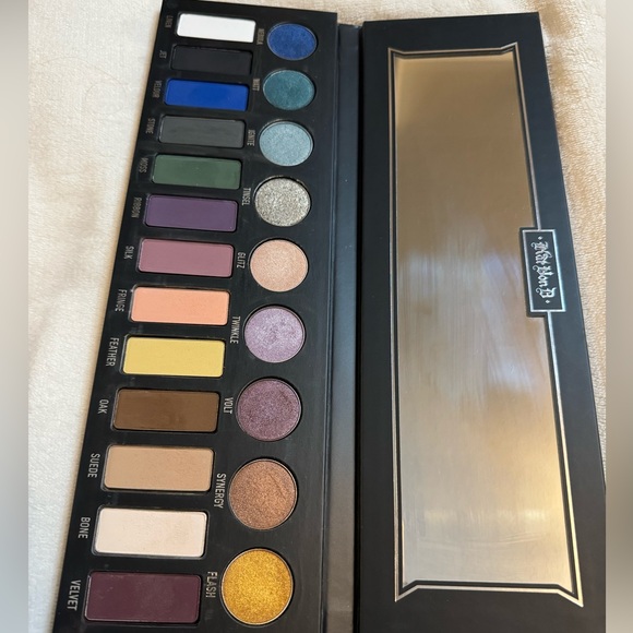 KVD Beauty Metal Matte Palette - Picture 4 of 8
